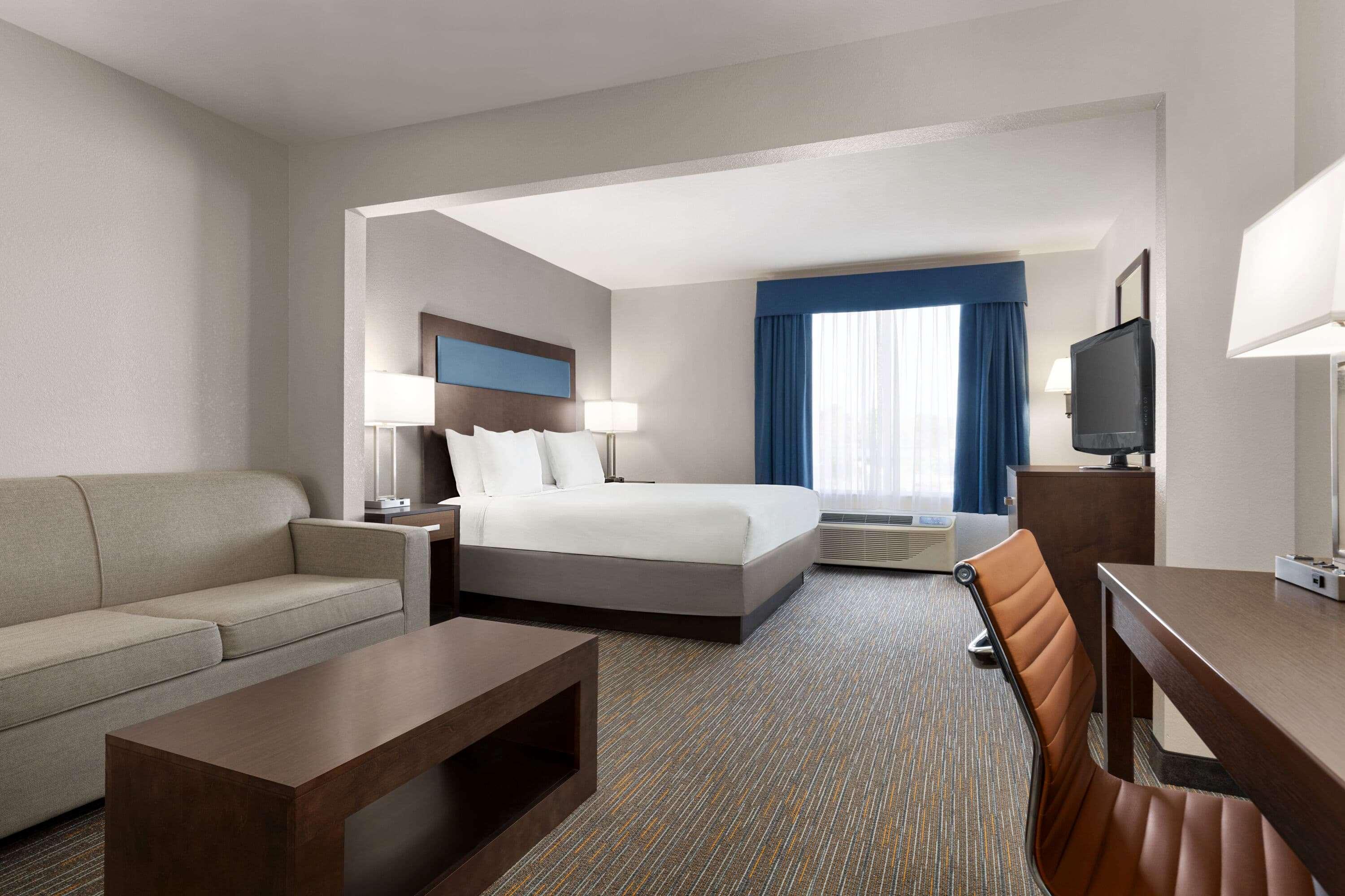 Wingate By Wyndham Southport Hotel Екстериор снимка