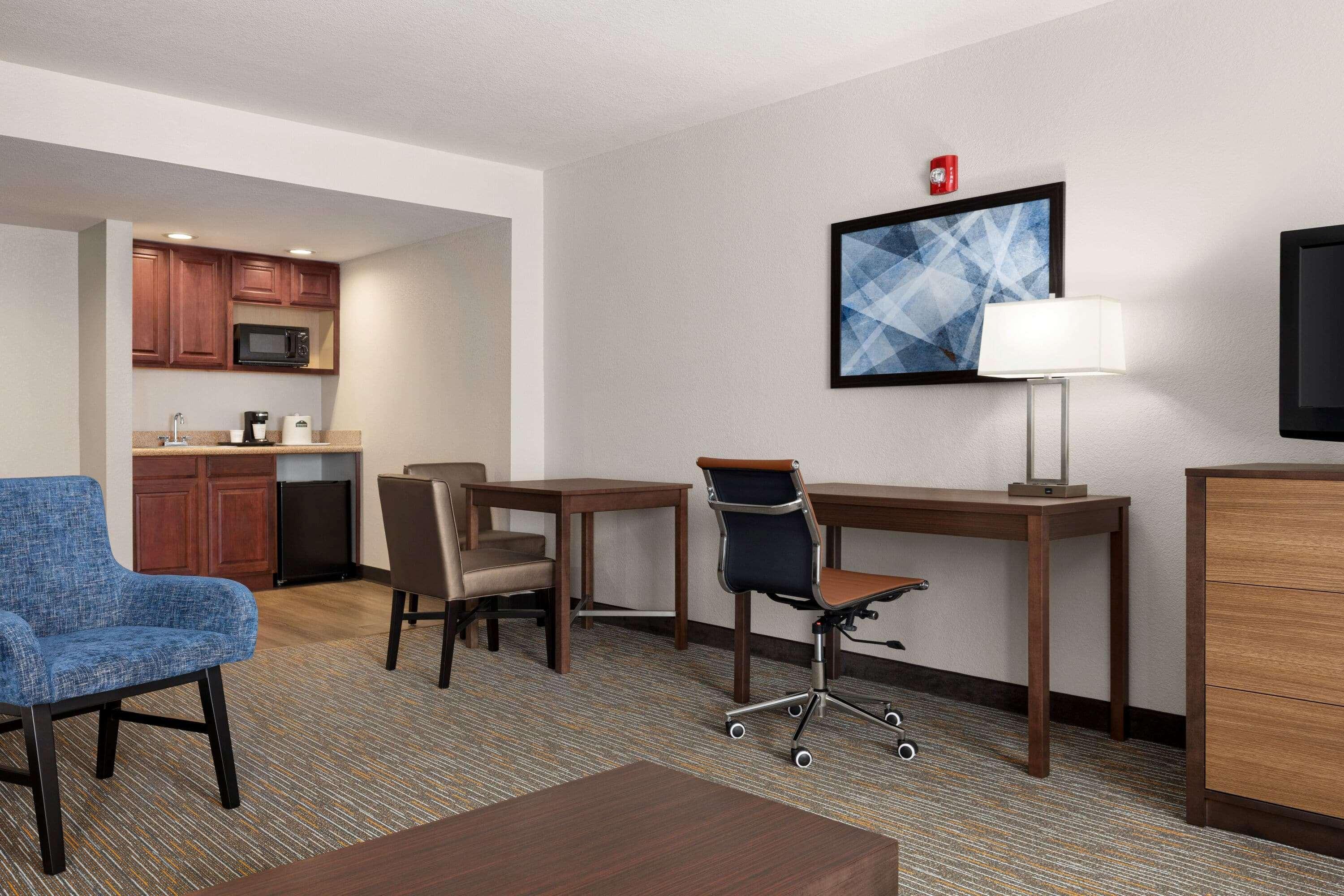 Wingate By Wyndham Southport Hotel Екстериор снимка