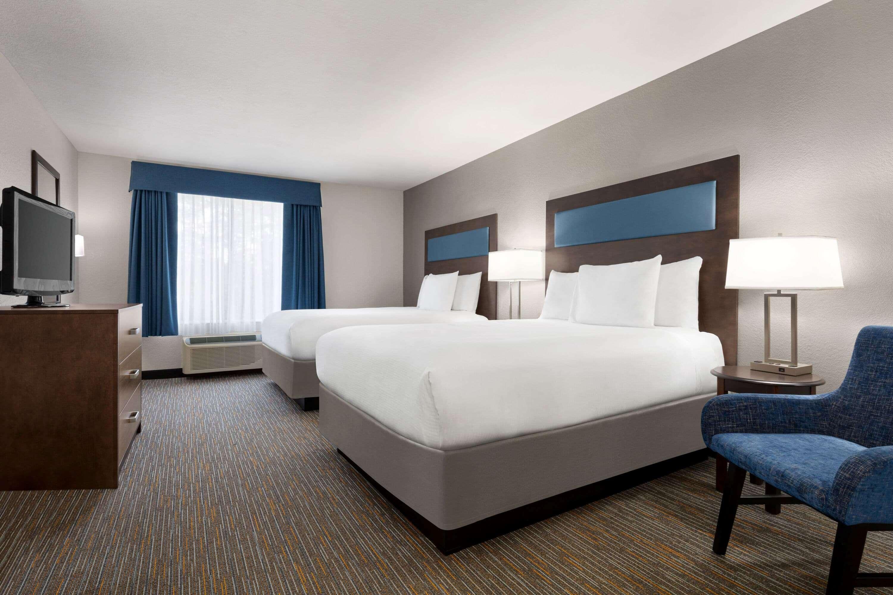 Wingate By Wyndham Southport Hotel Екстериор снимка